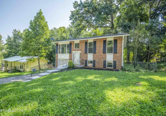 2nd image of 6516 Ellesmere Dr, Knoxville, TN 37921 | MLS# 1344350