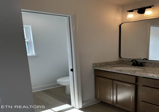 12th image of 1626 Lateglow Wy, Knoxville, TN 37931 | MLS# 1344342