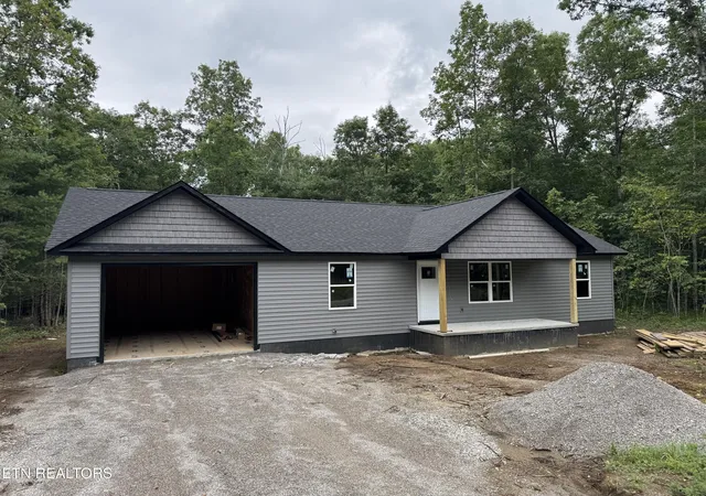 Photo 1 of Single family home for sale at 900 Paola Dr, Crossville, TN 38572 | MLS# 1344833 | Listing updated on 2026-08-10
