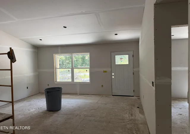 Photo 3 of Single family home for sale at 900 Paola Dr, Crossville, TN 38572 | MLS# 1344833 | Listing updated on 2026-08-10