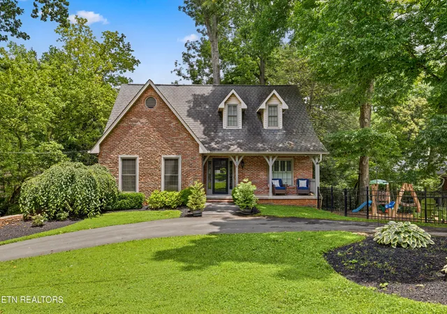 Photo 1 of Single family home for sale at 458 Oakhurst Dr, Knoxville, TN 37919 | MLS# 1348774 | Listing updated on 2026-09-14