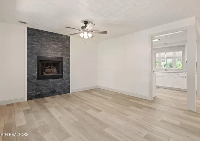 Photo 2 of Single family home for sale at 3824 Longwood Dr, Knoxville, TN 37918 | MLS# 1344882 | Listing updated on 2026-07-30