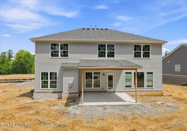 Photo 3 of Single family home for sale at 1418 Crescent Oaks Ln, Knoxville, TN 37922 | MLS# 1344916 | Listing updated on 2026-09-02