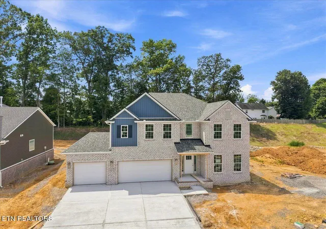 Photo 1 of Single family home for sale at 1418 Crescent Oaks Ln, Knoxville, TN 37922 | MLS# 1344916 | Listing updated on 2026-09-02