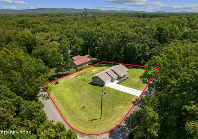 Photo 3 of Sale Pending at 601 Catawba Ln, Crossville, TN 38572 | MLS# 1349745 | Listing updated on 2026-08-20
