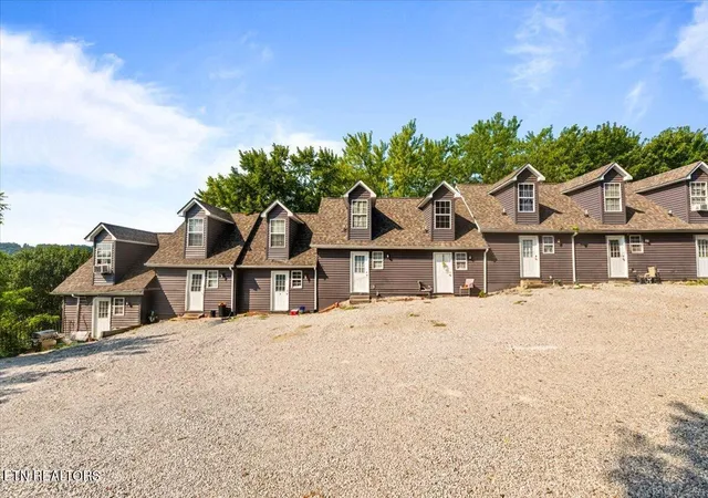 2nd image of 402 E Forrest St, La Follette, TN 37766 | MLS# 1351833