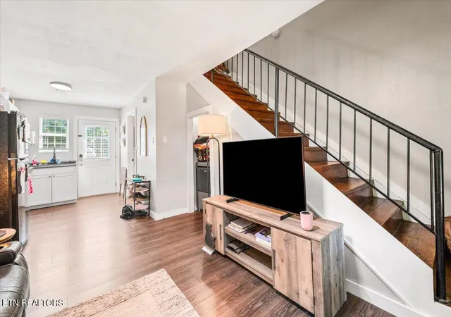 Listing Photo 5 - Condo for sale in building located at 402 E Forrest St, La Follette, TN 37766