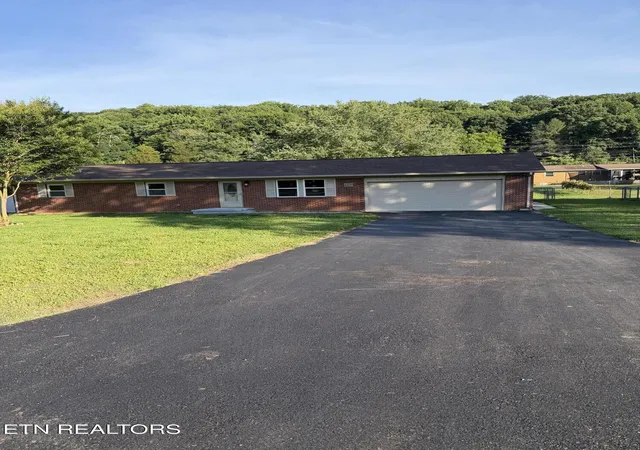 Photo 3 of Single family home for sale at 4408 Genny Lynn Dr, Knoxville, TN 37918 | MLS# 1346050 | Listing updated on 2026-09-18