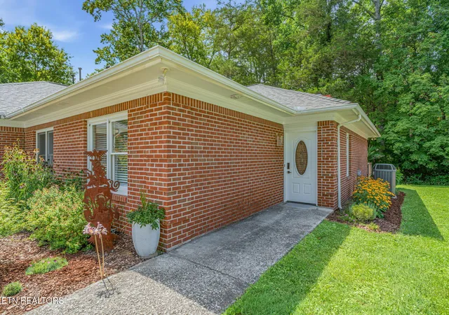 2nd image of 13 Bellhaven Ln, Oak Ridge, TN 37830 | MLS# 1349266