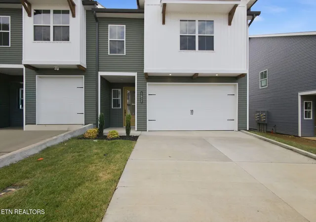 Photo 3 of Single family home for sale at 1632 Lateglow Way, Knoxville, TN 37931 | MLS# 1346236 | Listing updated on 2026-09-12