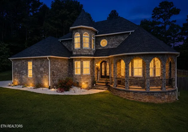 Photo 2 of Single family home for sale at 1712 Grand Pine Point, Maryville, TN 37801 | MLS# 1346264 | Listing updated on 2026-08-23