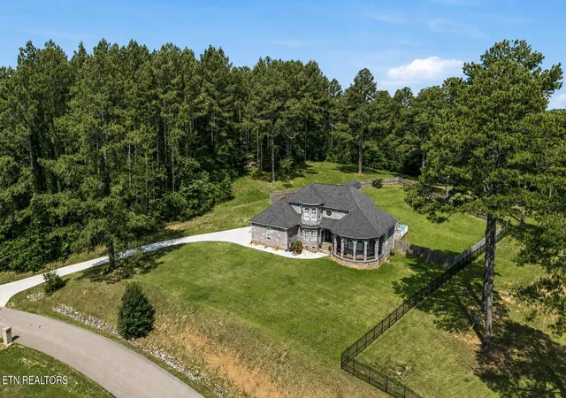 Photo 4 of Single family home for sale at 1712 Grand Pine Point, Maryville, TN 37801 | MLS# 1346264 | Listing updated on 2026-08-23