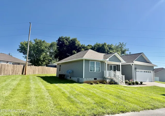Photo 4 of Single family home for sale at 127 Kars Ln, Tazewell, TN 37879 | MLS# 1346488 | Listing updated on 2026-07-15