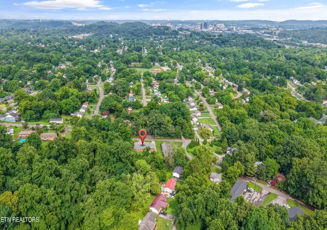 14th image of 310 Gilbert Ln, Knoxville, TN 37920 | MLS# 1347141