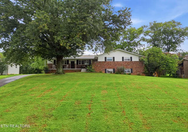 Photo 1 of Single family home for sale at 5421 Shenandoah Dr, Knoxville, TN 37909 | MLS# 1351325 | Listing updated on 2026-09-02