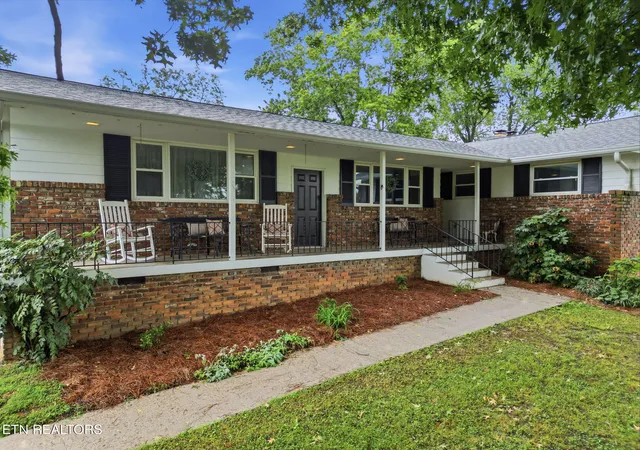 Photo 2 of Single family home for sale at 5421 Shenandoah Dr, Knoxville, TN 37909 | MLS# 1351325 | Listing updated on 2026-09-02