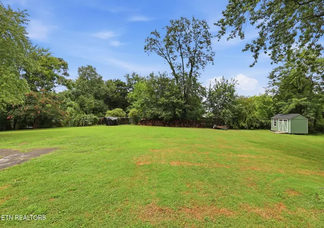 Photo 3 of Single family home for sale at 5421 Shenandoah Dr, Knoxville, TN 37909 | MLS# 1351325 | Listing updated on 2026-09-02