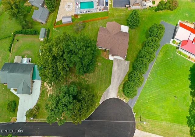 33rd image of 2953 Oak Top Ct, Kodak, TN 37764 | MLS# 1350997