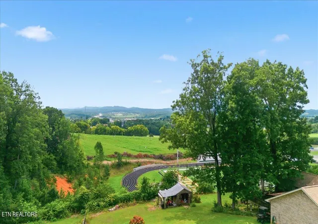 3rd image of 2953 Oak Top Ct, Kodak, TN 37764 | MLS# 1350997