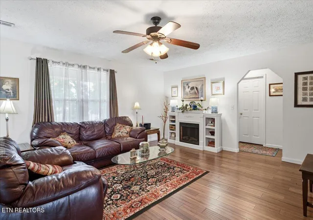 4th image of 2953 Oak Top Ct, Kodak, TN 37764 | MLS# 1350997
