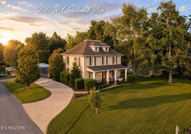 1st image of 206 W Cleveland Ave, Monterey, TN 38574 | MLS# 1346683
