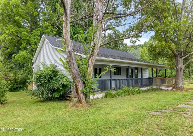 2nd image of 824 Edna Garland Rd, Maryville, TN 37801 | MLS# 1348716