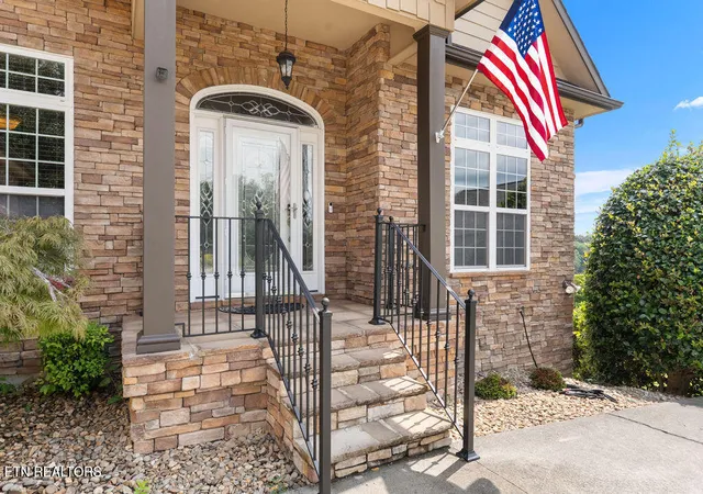 Photo 1 of Single family home for sale at 205 Oonoga Way, Loudon, TN 37774 | MLS# 1347666 | Listing updated on 2026-09-24