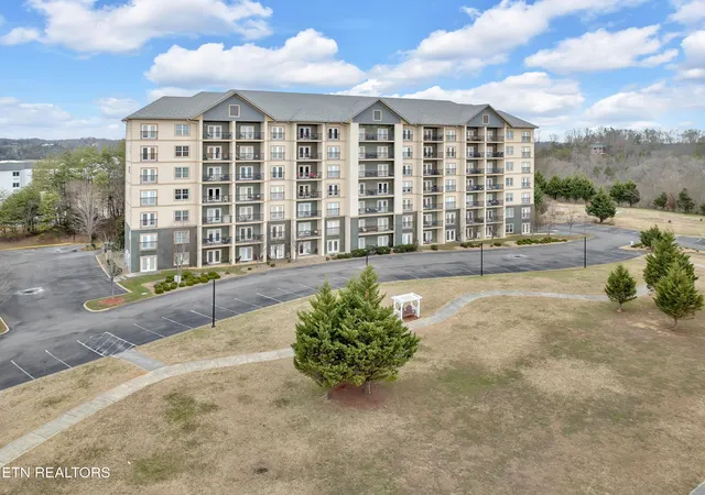 Photo 3 of Single family home for sale at 124 Plaza Dr #UNIT 3203, Pigeon Forge, TN 37863 | MLS# 1348605 | Listing updated on 2026-09-10