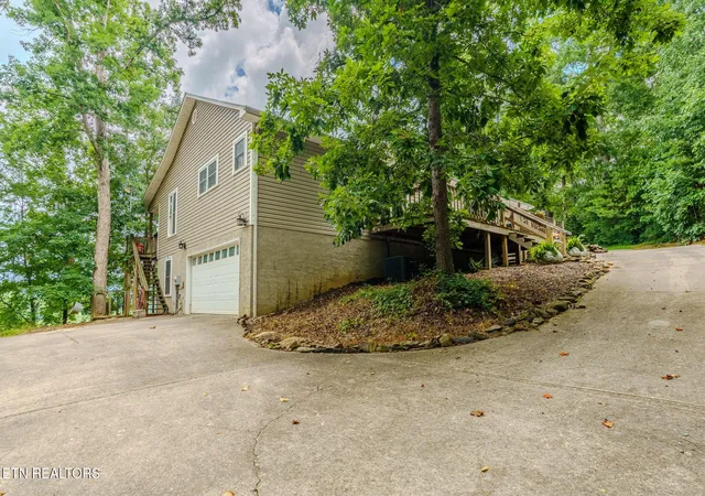 Photo 3 of Sale Pending at 2750 Highway 72, Maryville, TN 37801 | MLS# 1348411 | Listing updated on 2026-09-19