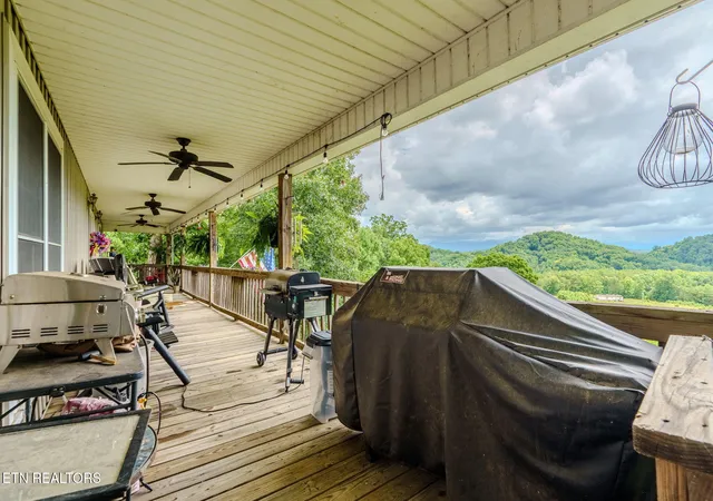 Photo 4 of Sale Pending at 2750 Highway 72, Maryville, TN 37801 | MLS# 1348411 | Listing updated on 2026-09-19