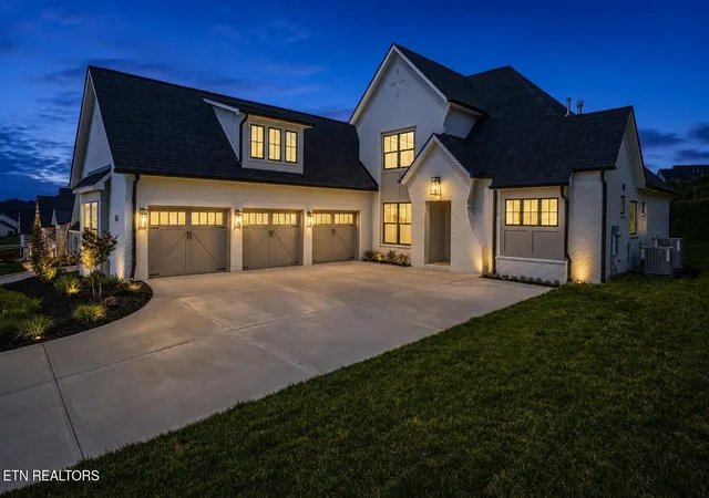 Photo 2 of Single family home for sale at 1220 Wagon Hitch Rd, Farragut, TN 37934 | MLS# 1348913 | Listing updated on 2026-10-05
