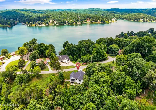 3rd image of 734 Lake Vista Dr, Friendsville, TN 37737 | MLS# 1349983