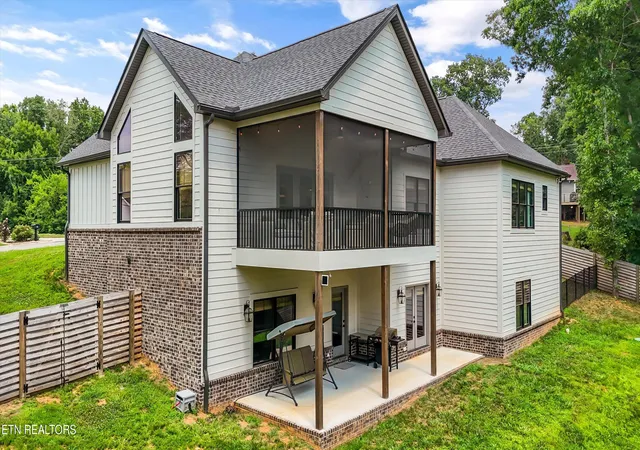 4th image of 734 Lake Vista Dr, Friendsville, TN 37737 | MLS# 1349983