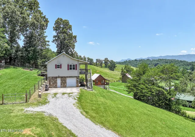 2nd image of 1800 Mountain Ridge Rd, Newport, TN 37821 | MLS# 1347149
