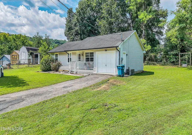 Photo 2 of Sale Pending at 6505 Blackgum Cir, Knoxville, TN 37918 | MLS# 1351258 | Listing updated on 2026-08-12
