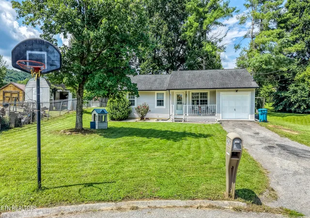 Photo 3 of Sale Pending at 6505 Blackgum Cir, Knoxville, TN 37918 | MLS# 1351258 | Listing updated on 2026-08-12