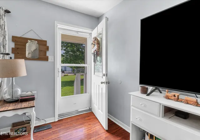Photo 4 of Sale Pending at 6505 Blackgum Cir, Knoxville, TN 37918 | MLS# 1351258 | Listing updated on 2026-08-12