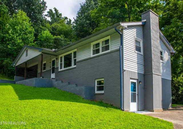 Photo 2 of Single family home for sale at 6609 Hilda Ln, Knoxville, TN 37921 | MLS# 1350440 | Listing updated on 2026-08-31