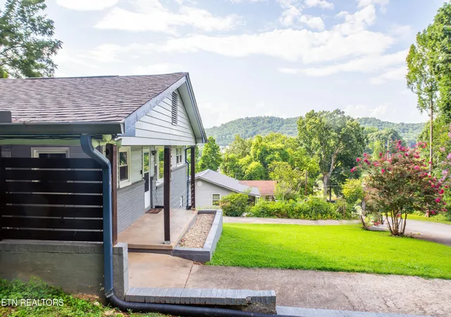 Photo 3 of Single family home for sale at 6609 Hilda Ln, Knoxville, TN 37921 | MLS# 1350440 | Listing updated on 2026-08-31