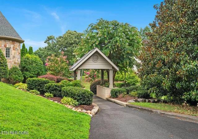 Photo 1 of Single family home for sale at 8506 River Clb Way, Knoxville, TN 37922 | MLS# 1349295 | Listing updated on 2026-08-17