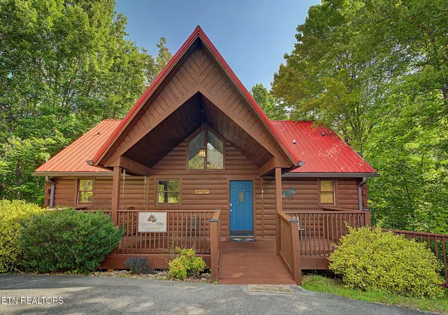 Photo 2 of Single family home for sale at 2805 Alexander Pl, Pigeon Forge, TN 37863 | MLS# 1349246 | Listing updated on 2026-09-10
