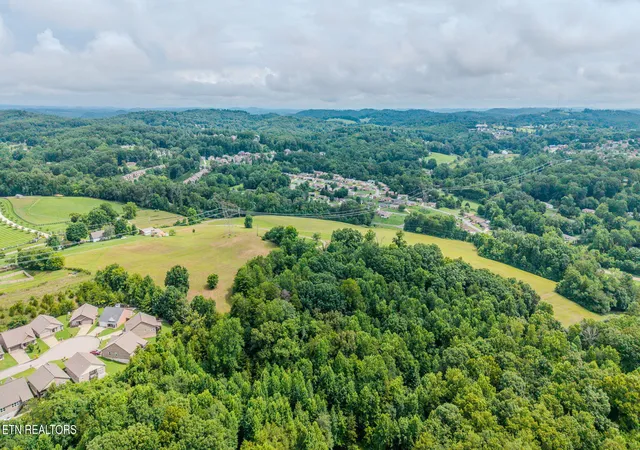 Photo 3 of Sale Pending at 8150 Pelleaux Rd, Knoxville, TN 37938 | MLS# 1347341 | Listing updated on 2026-08-25