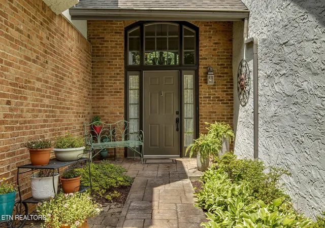Photo 3 of Single family home for sale at 807 Ethans Glen Dr, Knoxville, TN 37923 | MLS# 1348639 | Listing updated on 2026-07-29