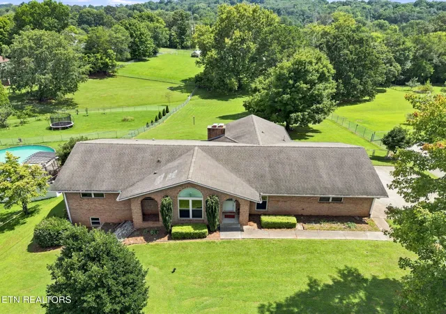 2nd image of 2812 Pleasant View Ave, Maryville, TN 37803 | MLS# 1351967