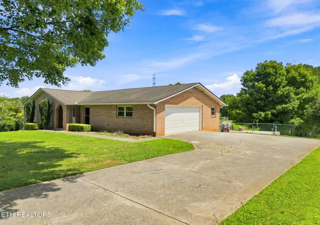3rd image of 2812 Pleasant View Ave, Maryville, TN 37803 | MLS# 1351967