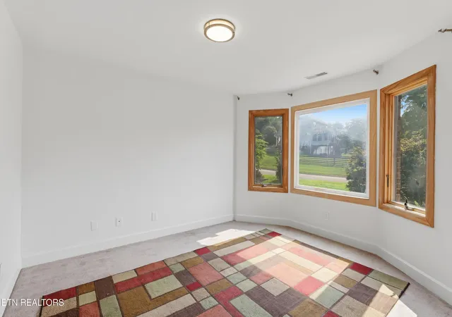 Photo 4 of Single family home for sale at 118 W Melbourne Rd, Oak Ridge, TN 37830 | MLS# 1350098 | Listing updated on 2026-07-31