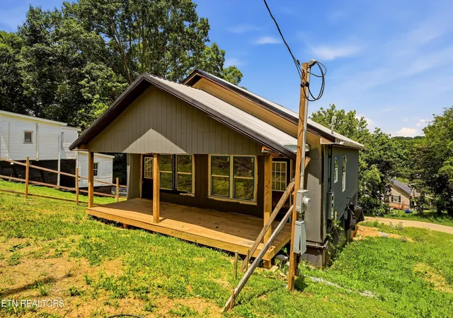 Photo 3 of Multi family home for sale at 4239 Lilac Ave, Knoxville, TN 37914 | MLS# 1347503 | Listing updated on 2026-08-31