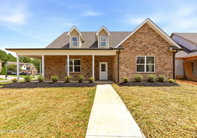 1st image of 162 Crossroads Blvd, Oak Ridge, TN 37830 | MLS# 1347656