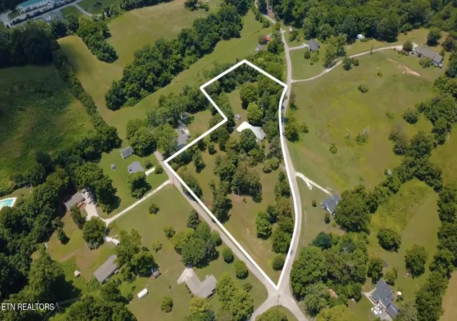 2nd image of 1206 Back Valley Rd, La Follette, TN 37766 | MLS# 1348320