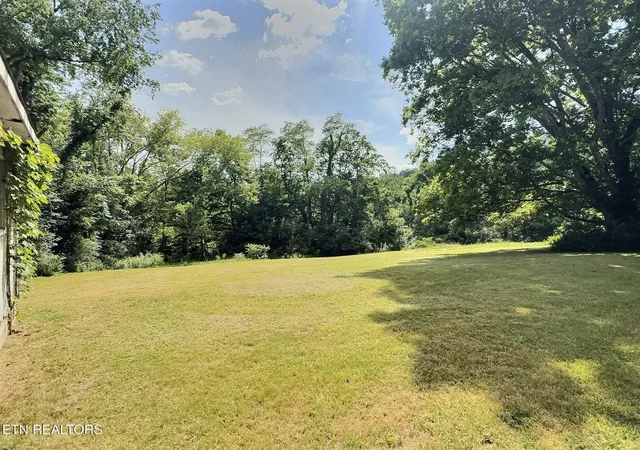 Photo 3 of Single family home for sale at 1206 Back Valley Rd, La Follette, TN 37766 | MLS# 1348320 | Listing updated on 2026-07-15